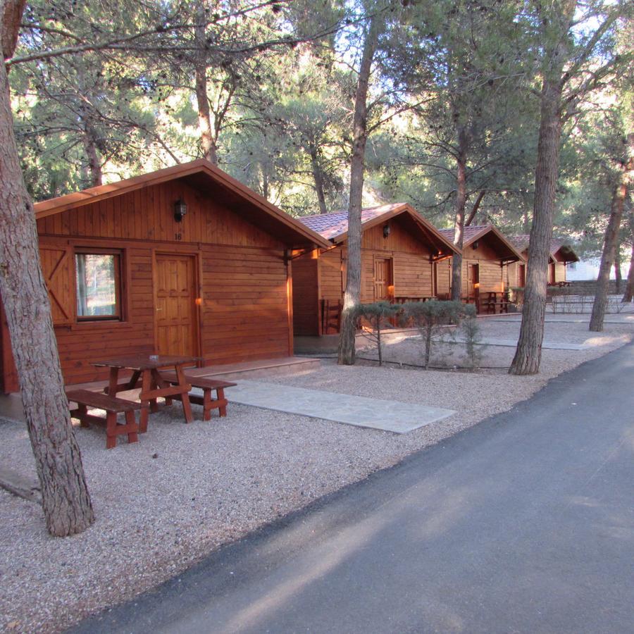 Camping-Bungalows Ciudad De Albarracín Esterno foto